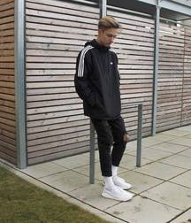 Sneaker boys 12 5dd87b95c071e.jpg
