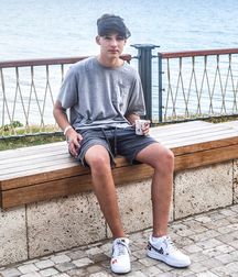 Sneaker boys 12 5dd87ba0b1de7.jpg