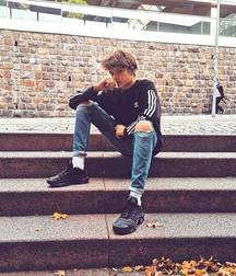 Sneaker boys 12 5dd87bc8aca0f.jpg