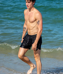 Lucky twinks 5dd8836889d3c.jpg