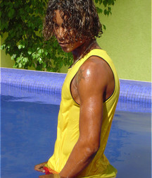 Edmilson @ pool and sea 5dd890bba06a3.jpg