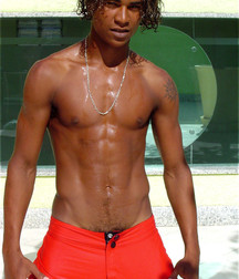 Edmilson @ pool and sea 5dd890c747184.jpg