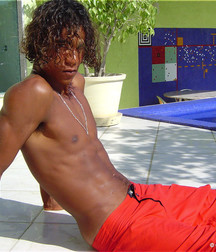 Edmilson @ pool and sea 5dd890ca23cfa.jpg