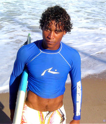 Edmilson @ pool and sea 5dd891de0f70a.jpg