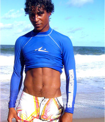Edmilson @ pool and sea 5dd891e26c525.jpg