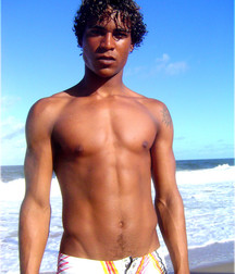 Edmilson @ pool and sea 5dd891f19cbd2.jpg