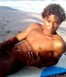 Edmilson @ pool and sea 5dd892a48517f.jpg