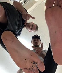 Boys smelly feet 5dd8b23f07085.jpg