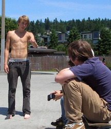 Barefoot in jeans 2 5dd8d4efcd6b7.jpg
