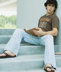 Barefoot in jeans 2 5dd8d4f85af31.jpg