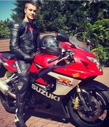 Bikers in leather and boots 2 5dd8d99460545.jpg