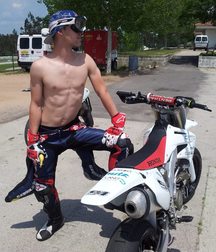 Bikers in leather and boots 2 5dd8d9a0180f4.jpg