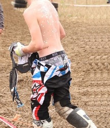 Bikers in leather and boots 2 5dd8d9b71ec44.jpg