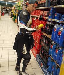 Bikers in leather and boots 2 5dd8d9eb3822e.jpg