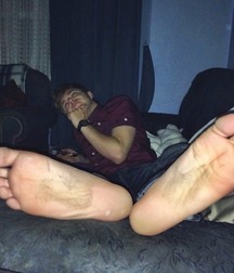 Soles for to lick 5ddaa5756baab.jpg