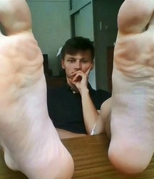 Soles for to lick 5ddaa5ac2640c.jpg