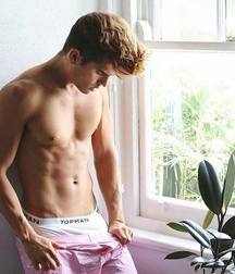 Perfect male body 5ddc1c1ea5512.jpg