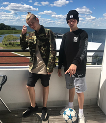 Twinks 212 5ddc4e1534abc.png