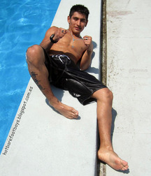 Hot boys barefoot 5ddc771f7c30d.jpg
