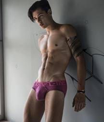 Extraordinary pretty boys 5ddd81727a1e0.jpg