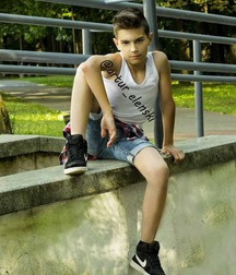 Extraordinary pretty boys 5ddd818038a8f.jpg