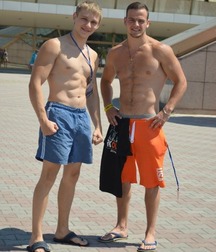 Hotties in flip flops 2 5ddd849a595fc.jpg