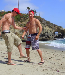 Hotties in flip flops 2 5ddd84e33f5ae.png