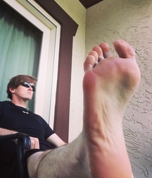 Worship the boys feet 5 5ddd897458472.jpg