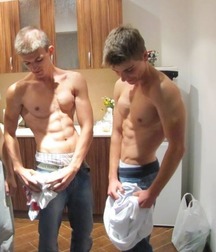 Sixpack boys 5dded05d80cd6.jpg