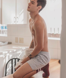 Sixpack boys 5dded083b9c2c.png