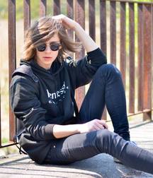 Boys in skinny jeans 5de038e5efc58.jpg