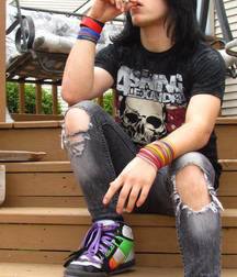Boys in skinny jeans 5de0390f338b9.jpg