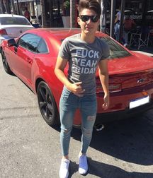 Boys in skinny jeans 5de0392ca44f1.jpg