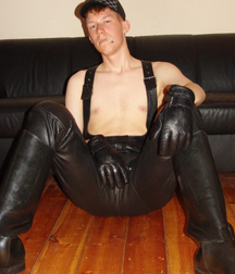Lovin guys in boots 2 5de06cbdd0bb9.png