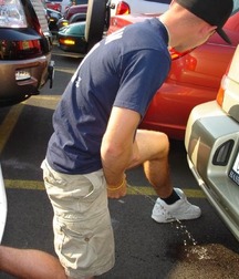 Boys taking a leak 7 5de13ec9a8957.jpg