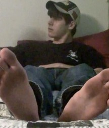 Twinks hot feet 5de2aa638d5bf.jpg