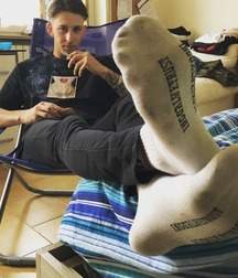Sneaker sox and barefoot 5de3cf0424461.jpg