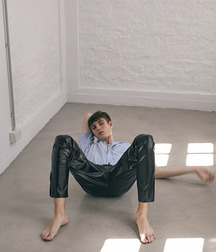 Sneaker sox and barefoot 5de3cf0be61f9.jpg