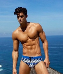 Beauties and athletes 5de3d26183cb3.jpg