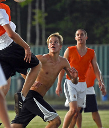 Beauties and sport boys 5de3db0b9765c.jpg