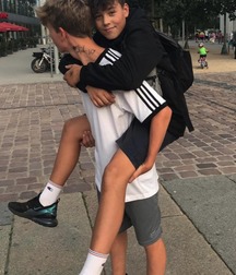 Beauties and sport boys 5de3db0d4cd3b.jpg