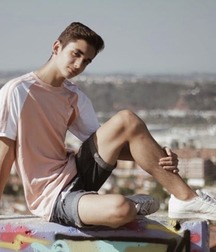 Beauties and sport boys 5de3db4ebedad.jpg