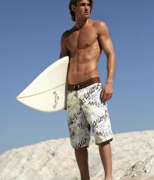Beach hunks 5de59070a5e7d.jpg