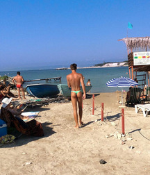 Beach hunks 5de59075a86f9.jpg