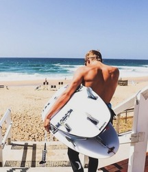 Beach hunks 5de590831f878.jpg