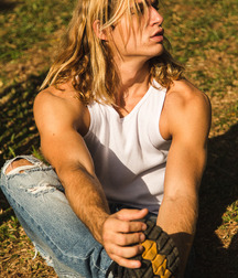 Beach hunks 5de5908807471.jpg
