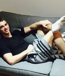Worship skater feet 5de661fcdbcc8.jpg