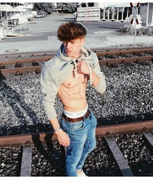 Sexy beautiful bodies 5de6b0e757fb1.jpg