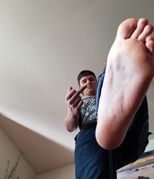 Serve the master boy 5de6c6fde5429.jpg