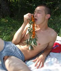 Adrian in garden 5de6e16d96ccf.jpg